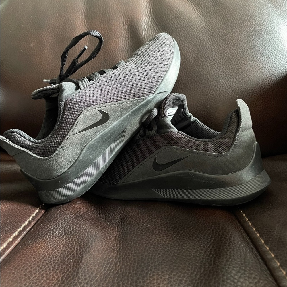 Women’s Nike Sneakers! New!